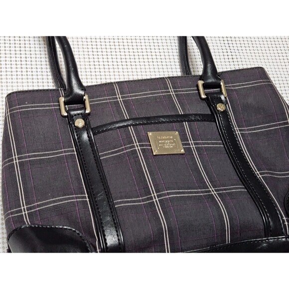 Liz Claiborne gray with red & cream plaid shoulder bag lots of storage - Picture 2 of 9